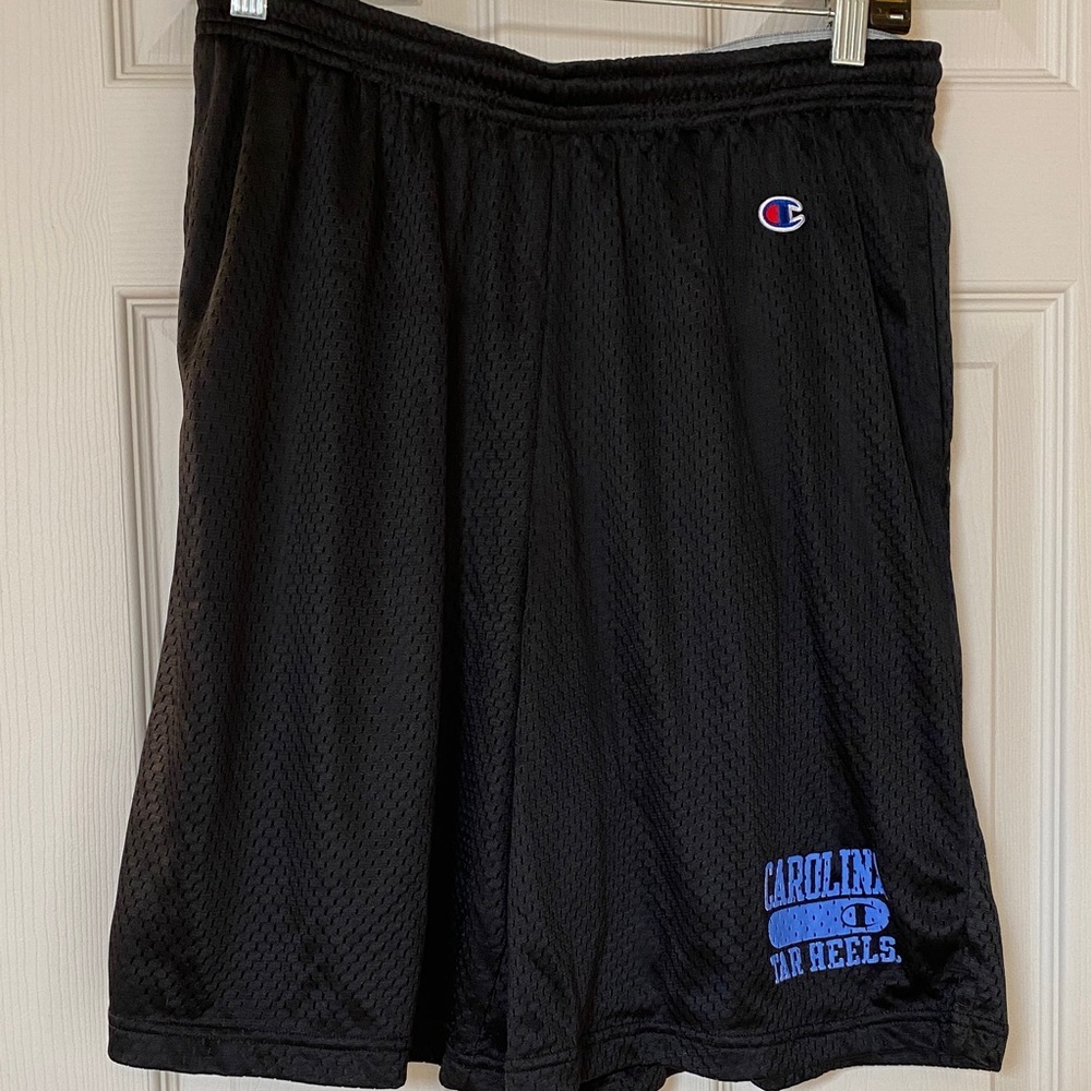 CAROLINA TAR HEELS Champion Men's Black Mesh Athletic Shorts. Size L